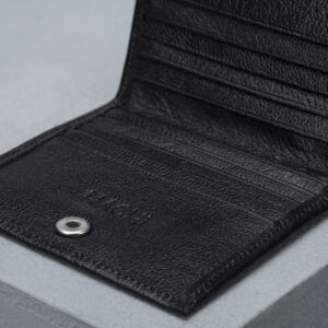 جاکارتی چرم اصل و طبیعی مشکی بزی نمای داخل جاکارتی برند چرم حقی