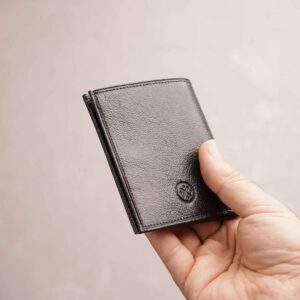 جاکارتی چرم مشکی بزی دکمه دار با اندازه کوچک