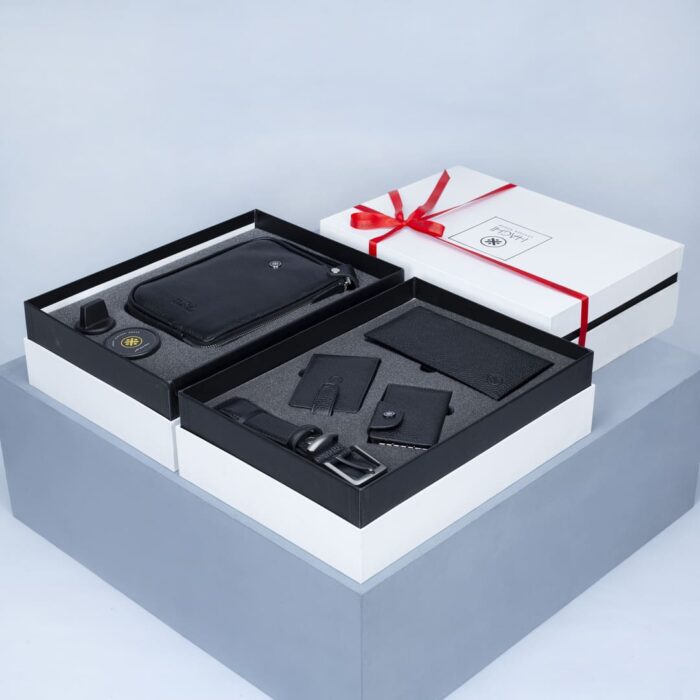 ست چرم مردانه چرم اصل و طبیعی مشکی مدل دو طبقه و 5 تکه برند چرم حقی با بسته بندی کادویی