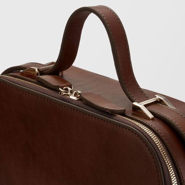 کیف دستی و دوشی زنانه چرم طبیعی مدل کیسی ذوذنقه رنگ قهوه‌ای و شیک