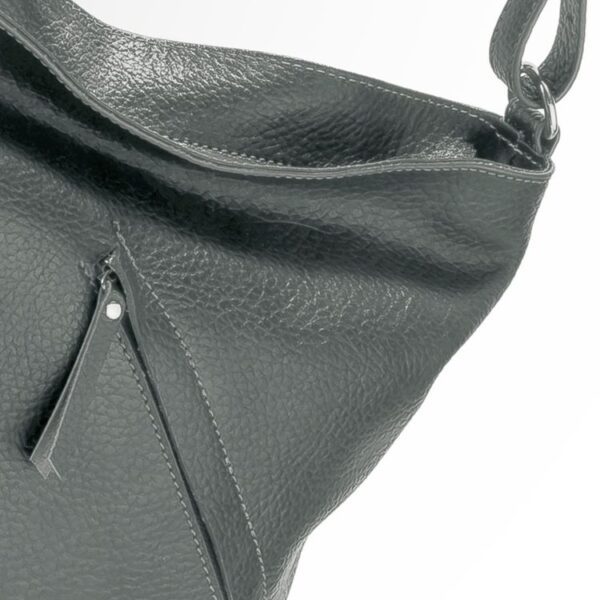 کیف دوشی چرم طبیعی زنانه مدل السا رنگ طوسی جنس نرم نمای بالای زیپ کیف