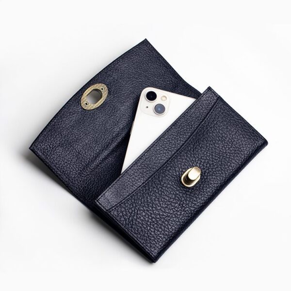 کیف پول زنانه چرم قفل دار سرمه ای با جای مناسب برای قرار دادن موبایل