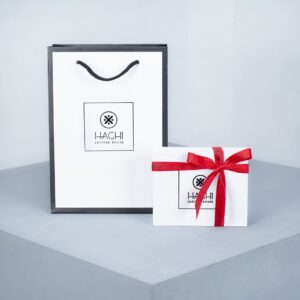 جعبه جاکارتی همراه ساک دستی کادویی برند چرم حقی